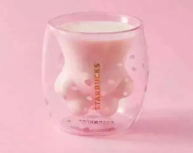 星巴克品牌跨界推出的貓爪杯