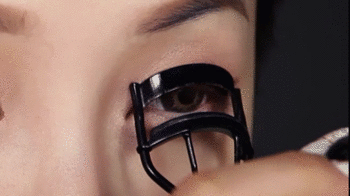 睫毛膏的使用技巧有哪些？