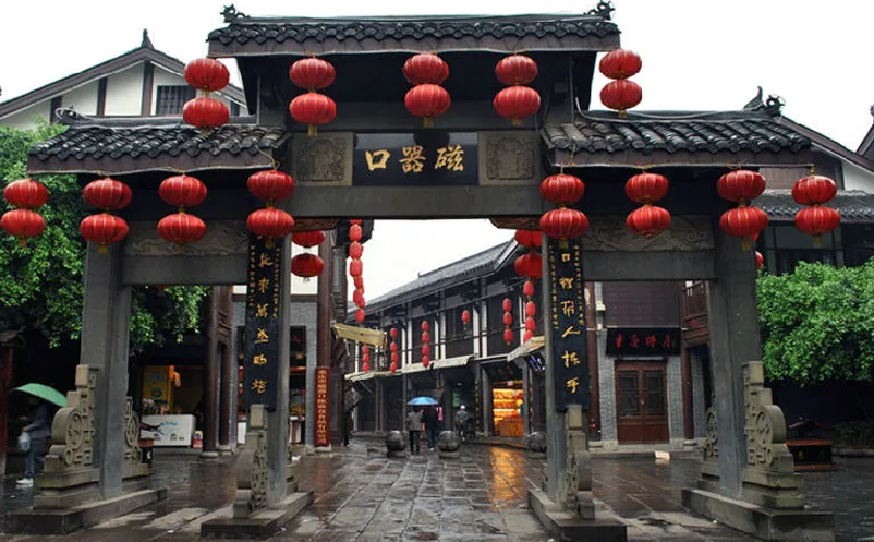 旅游購物品開發(fā)與經(jīng)營的創(chuàng)新模式：旅游購物+網(wǎng)紅經(jīng)濟 