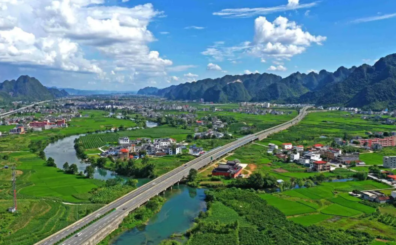 為何鄉(xiāng)村旅游這個市場會迅速崛起? 